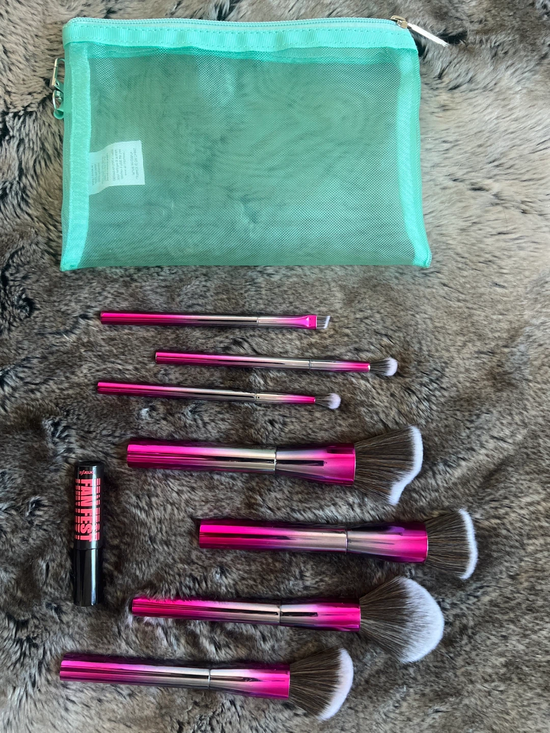 Benefit Fan Fest Mascara & a makeup Brush Set bundle