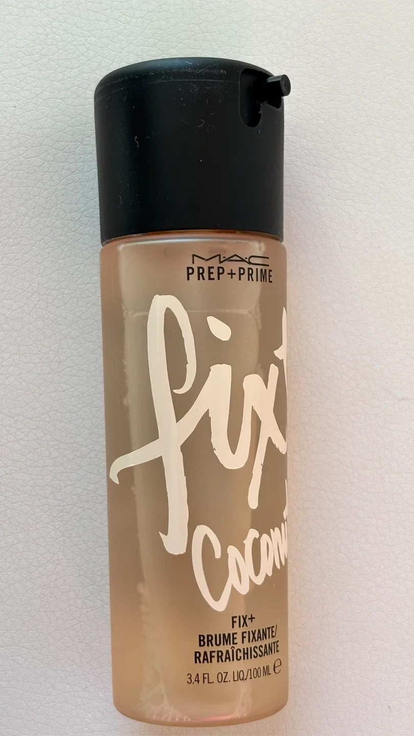 MAC Prep + Prime Fix+ Coconut image indicator(2)