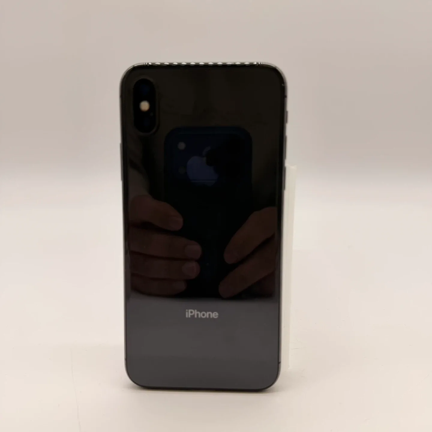 iPhone X - 64GB - gray/great condition image indicator(2)