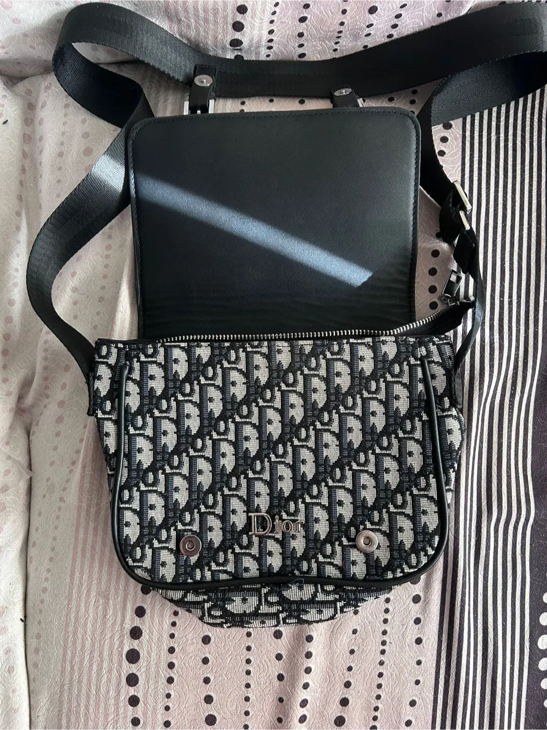 Christian Dior Oblique Galaxy Messenger Bag image indicator(3)