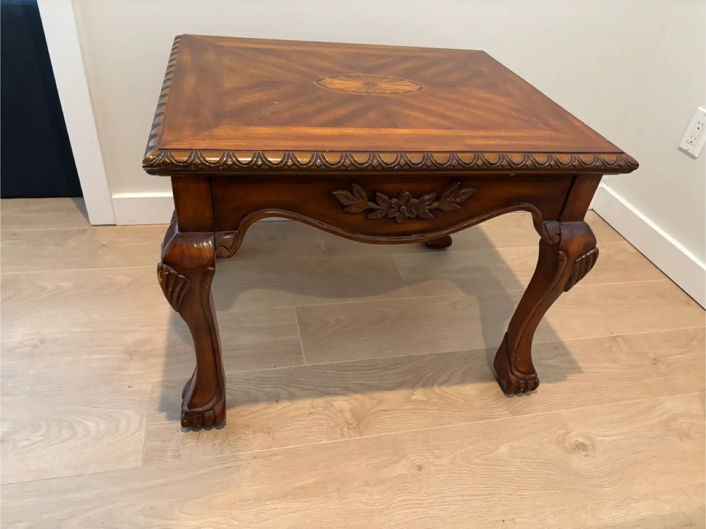 Vintage Style Wooden Coffee Table image indicator(3)