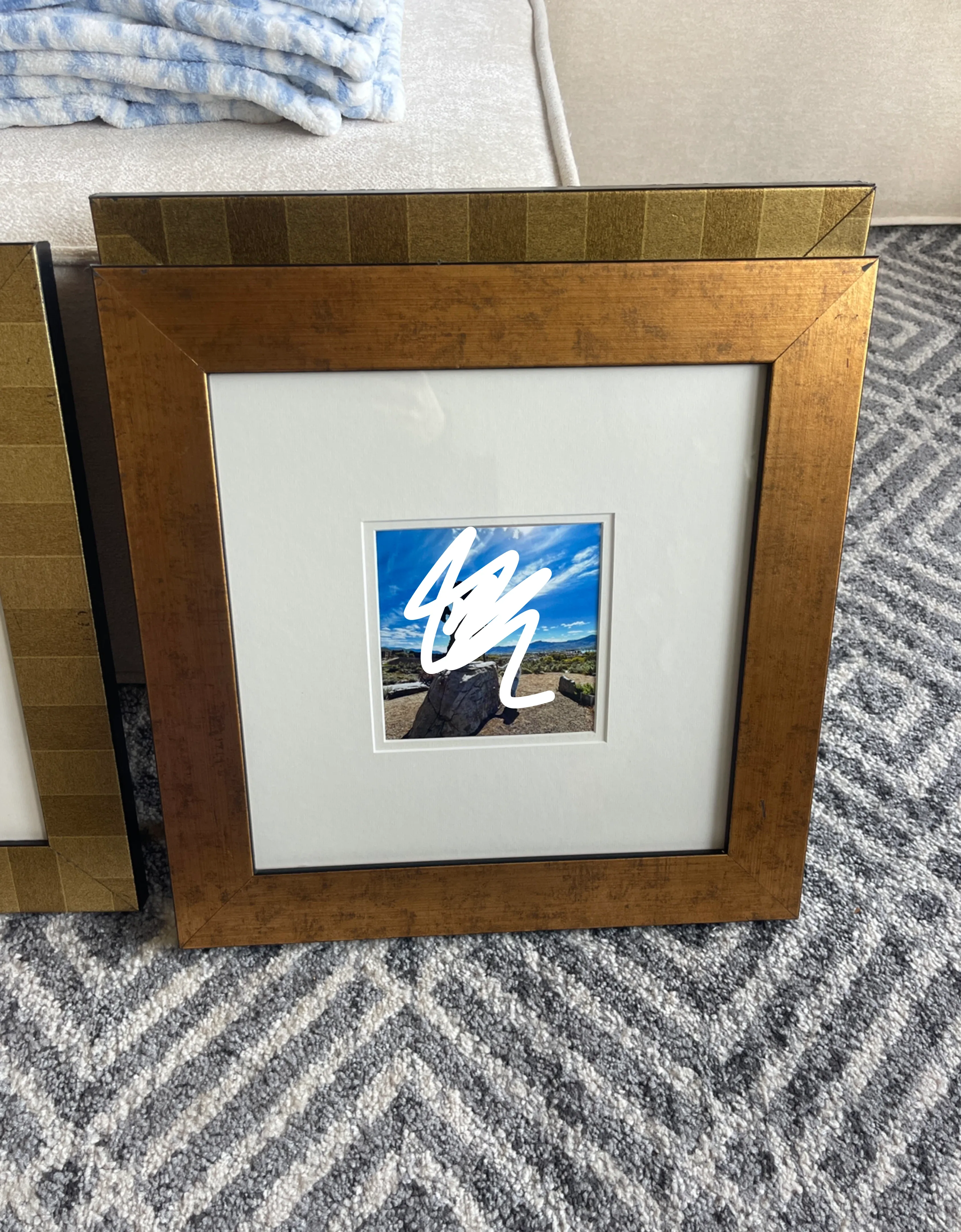 Set of 4 Wooden Picture Frames with glass image indicator(3)