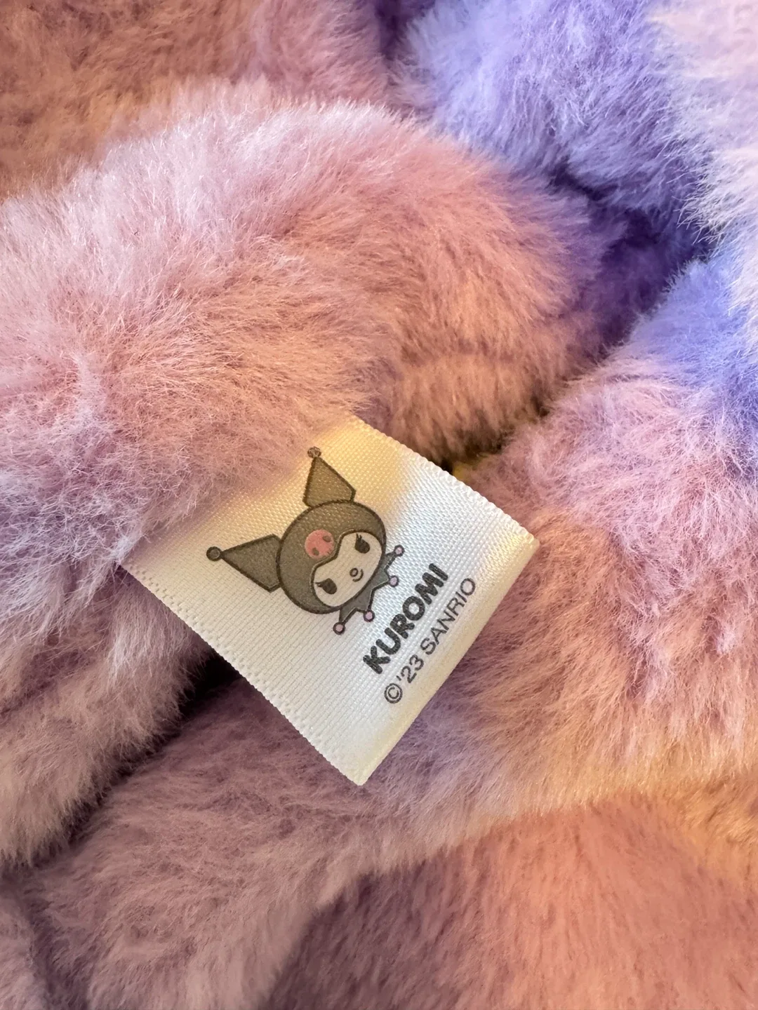 Kuromi Hooded Scarf - Plush and Cozy! image indicator(3)