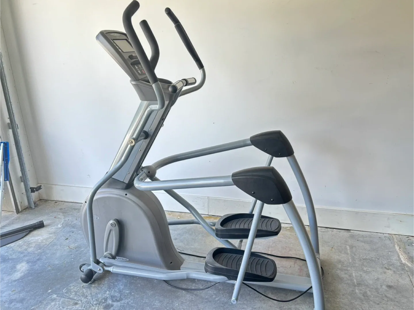 Precor EFX 5.23 Elliptical Fitness Crosstrainer image indicator(2)