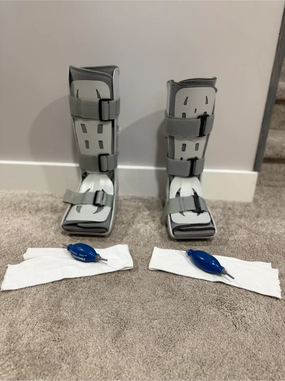 Aircast Walking Boots - Medium & Large