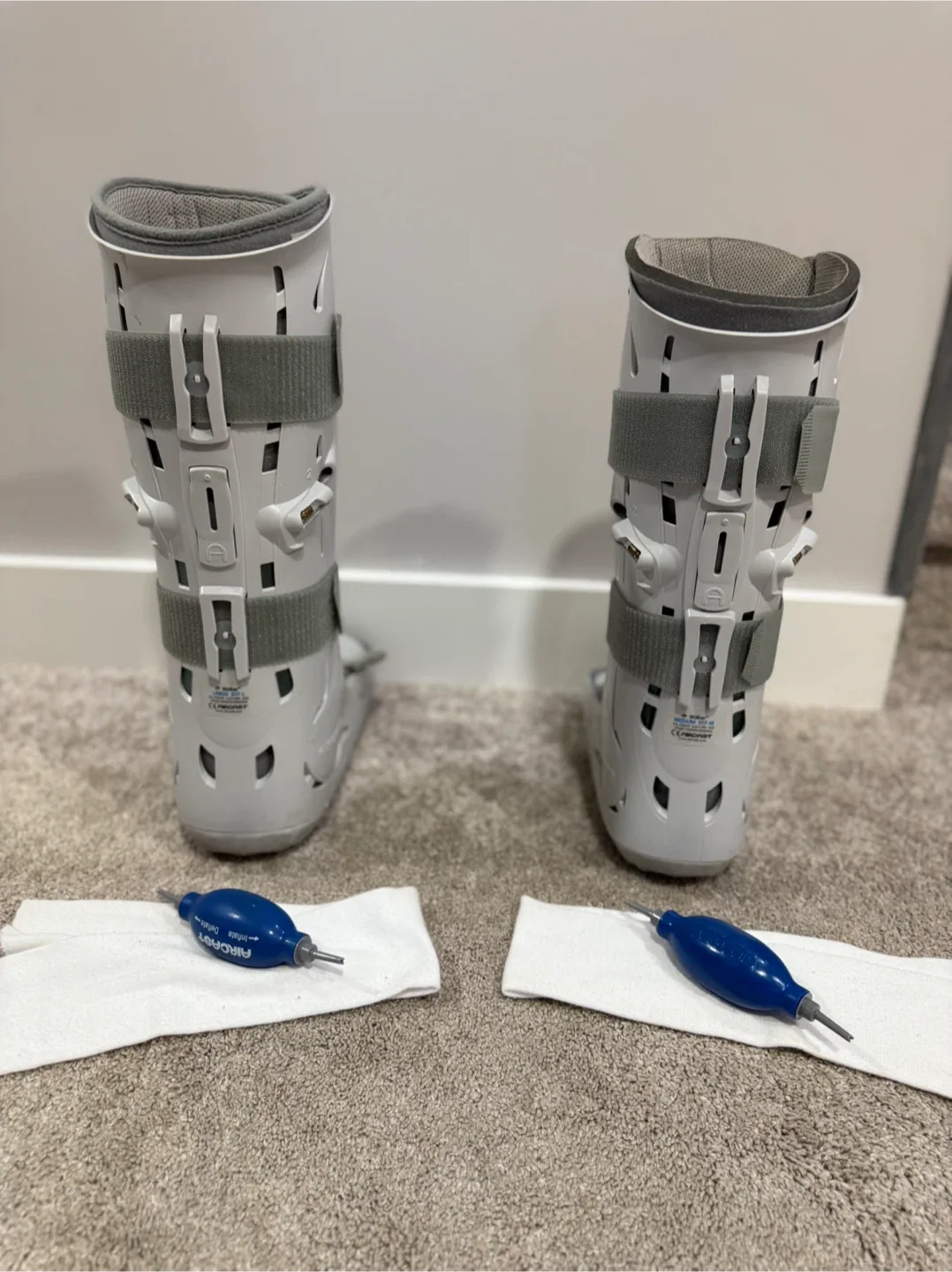 Aircast Walking Boots - Medium & Large image indicator(2)