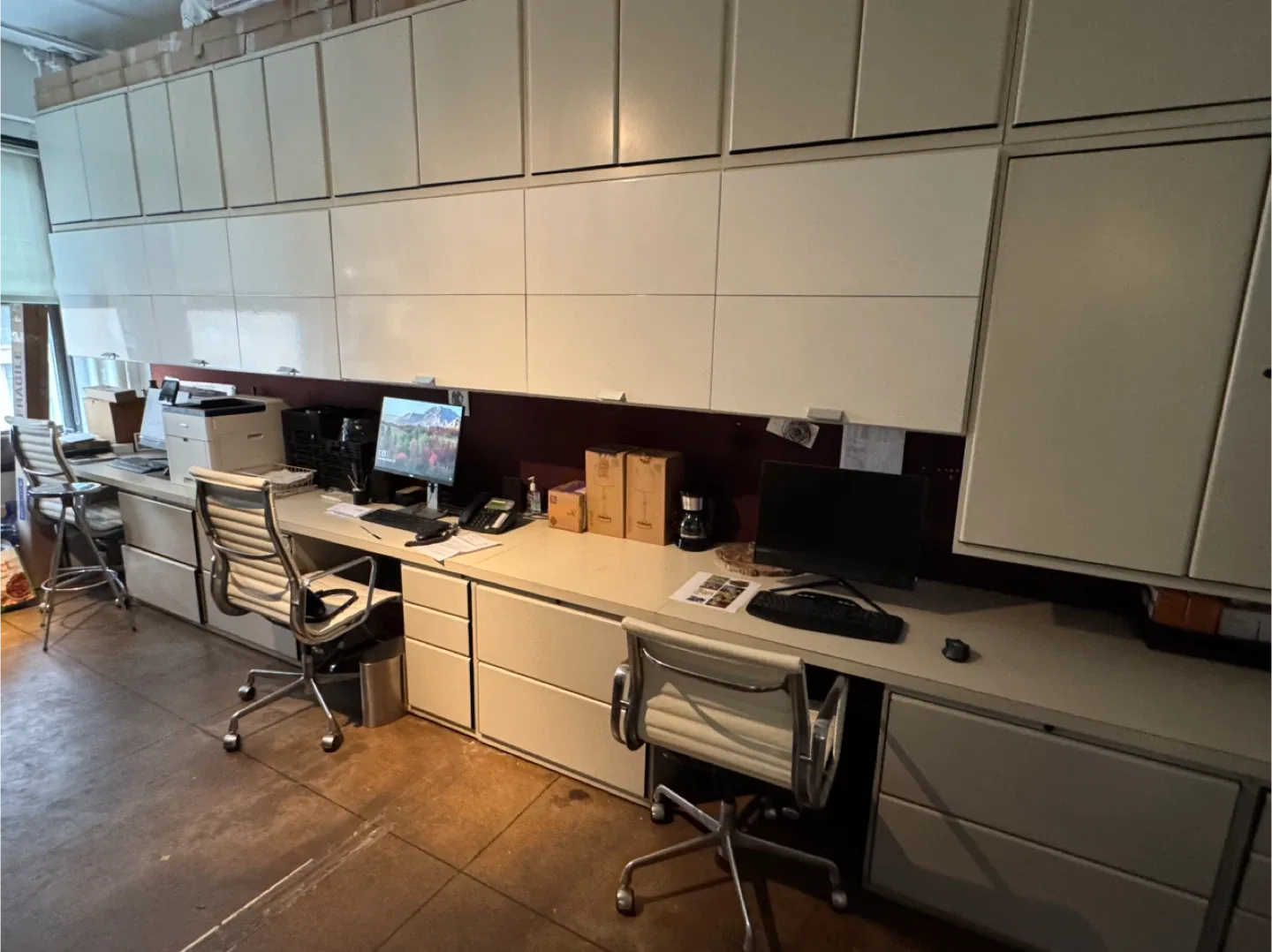 Office Desk with Storage Cabinets image indicator(4)