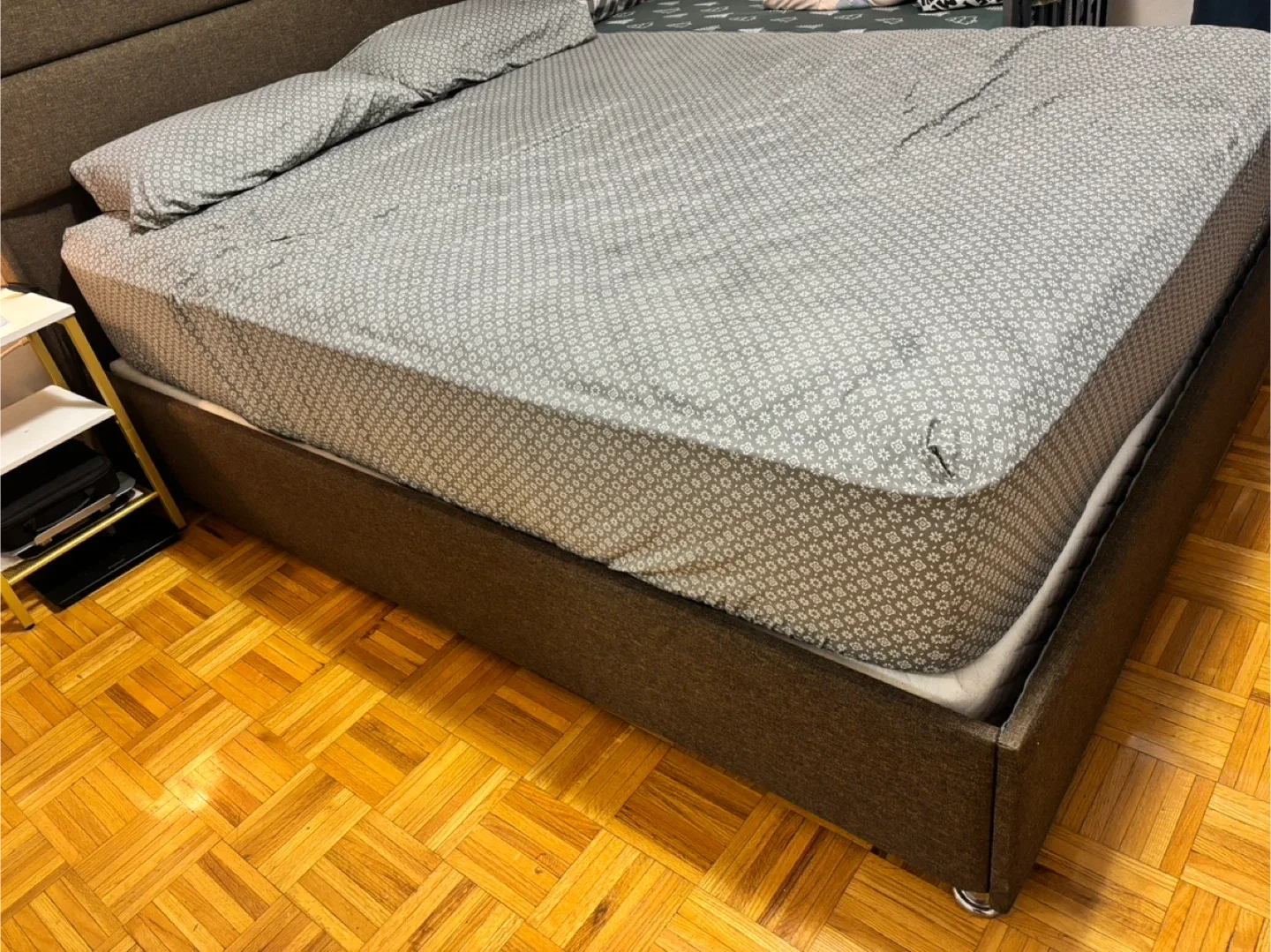 Queen Size Bed Frame with Headboard and two side tables image indicator(2)