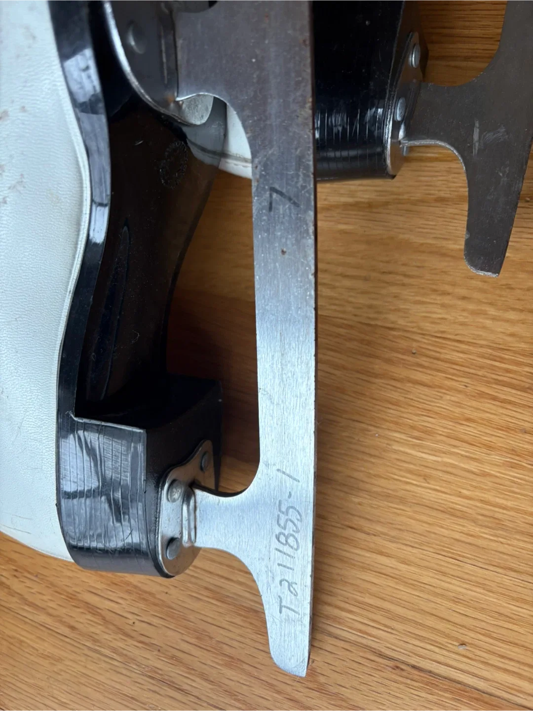 White Ice Skates - Size 7 image indicator(4)