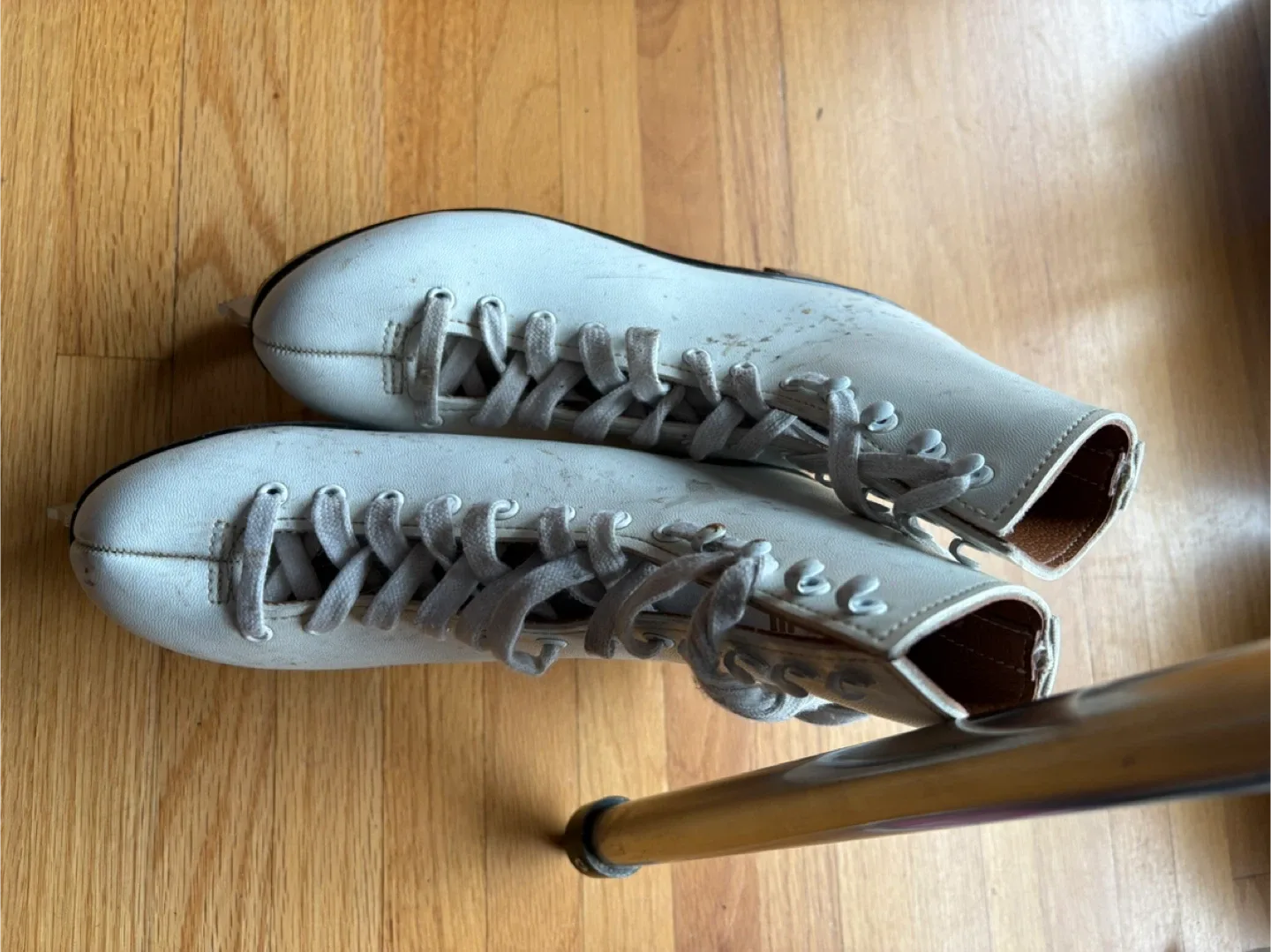 White Ice Skates - Size 7 image indicator(6)