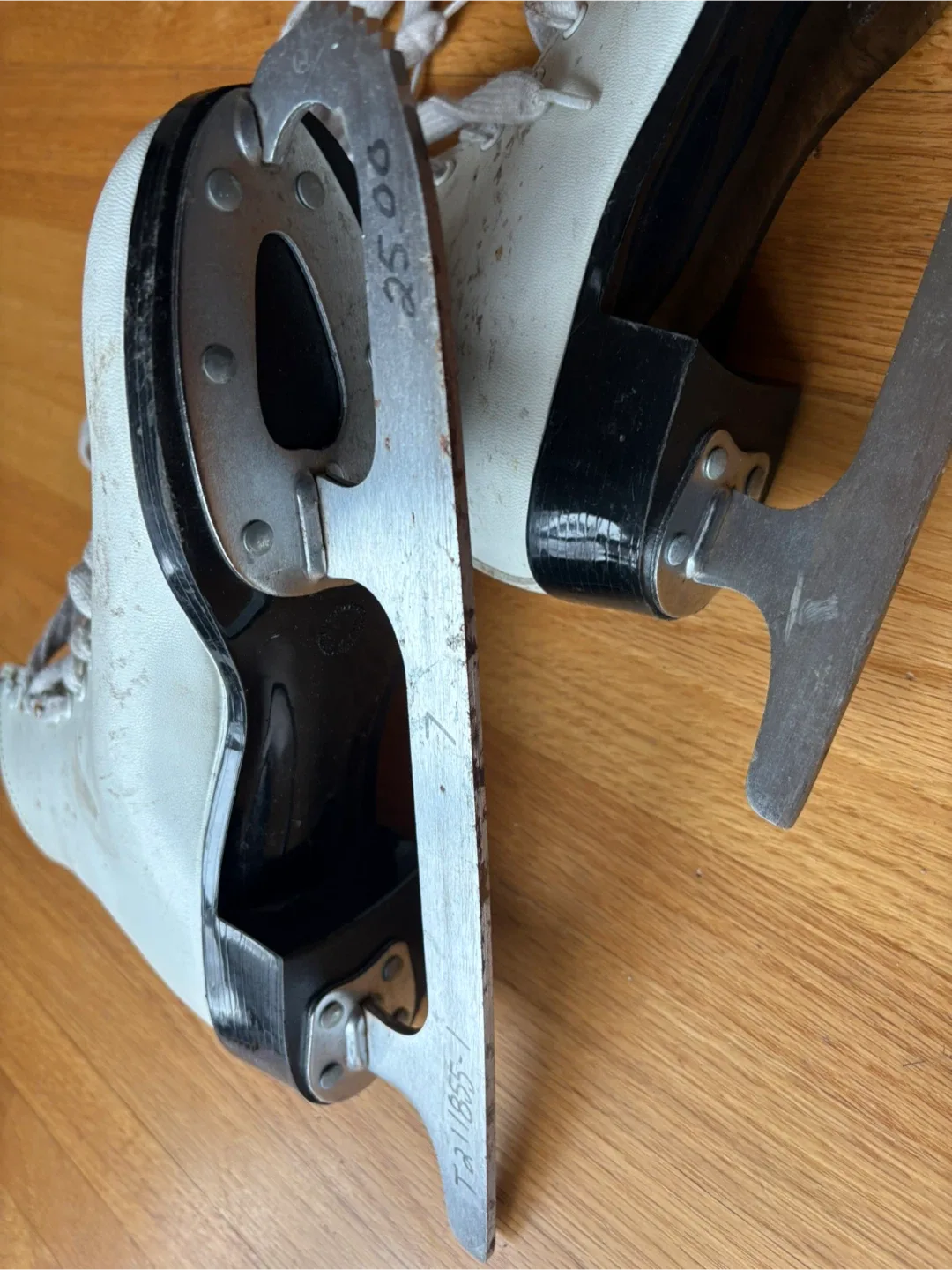 White Ice Skates - Size 7 image indicator(3)