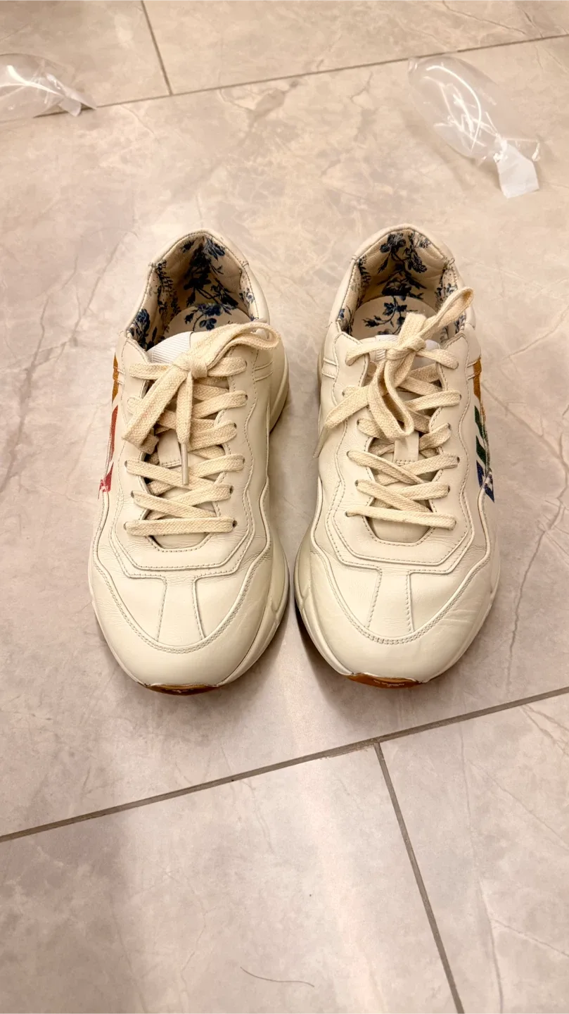 Gucci Sneaker image indicator(2)