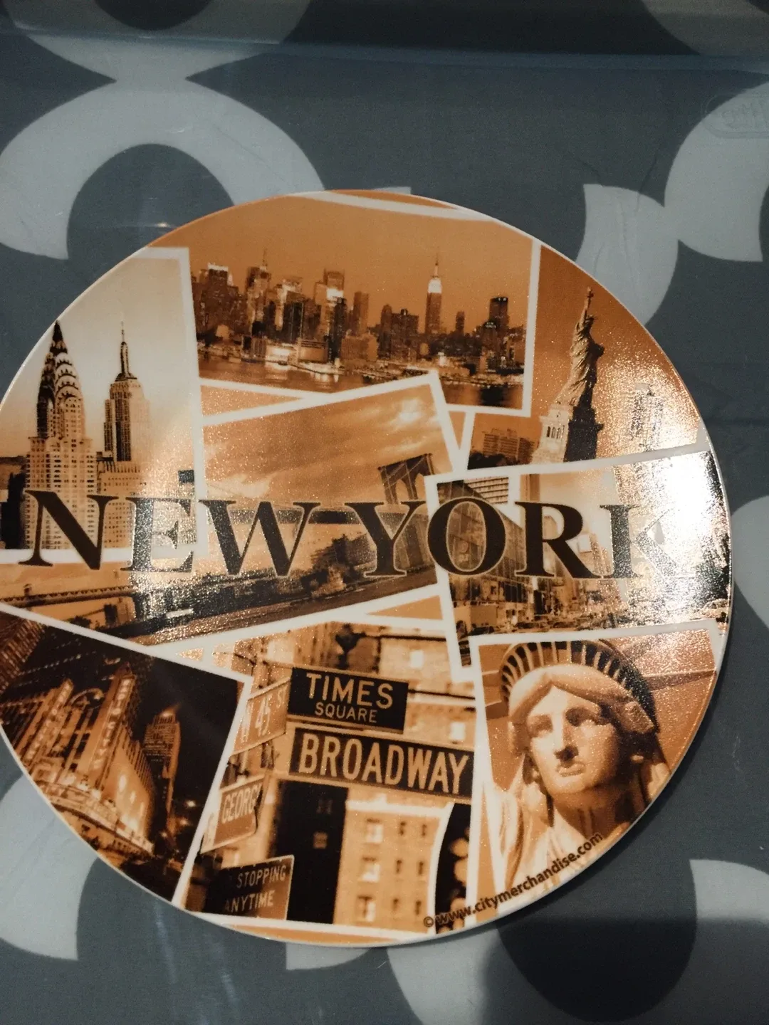 Souvenir Decorative Plates $20 each image indicator(2)