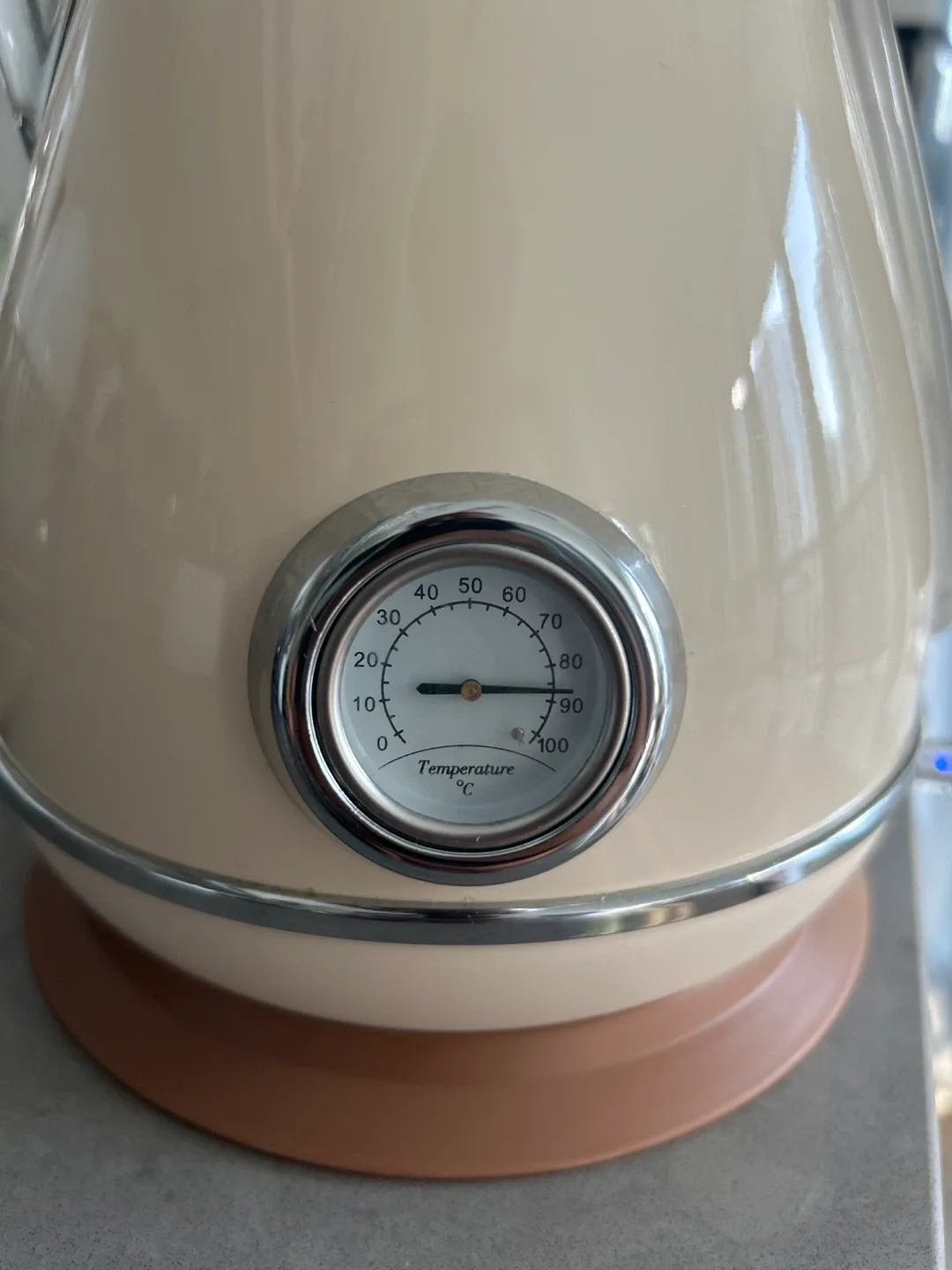 Savania Electric Kettle - Beige and Brown image indicator(2)
