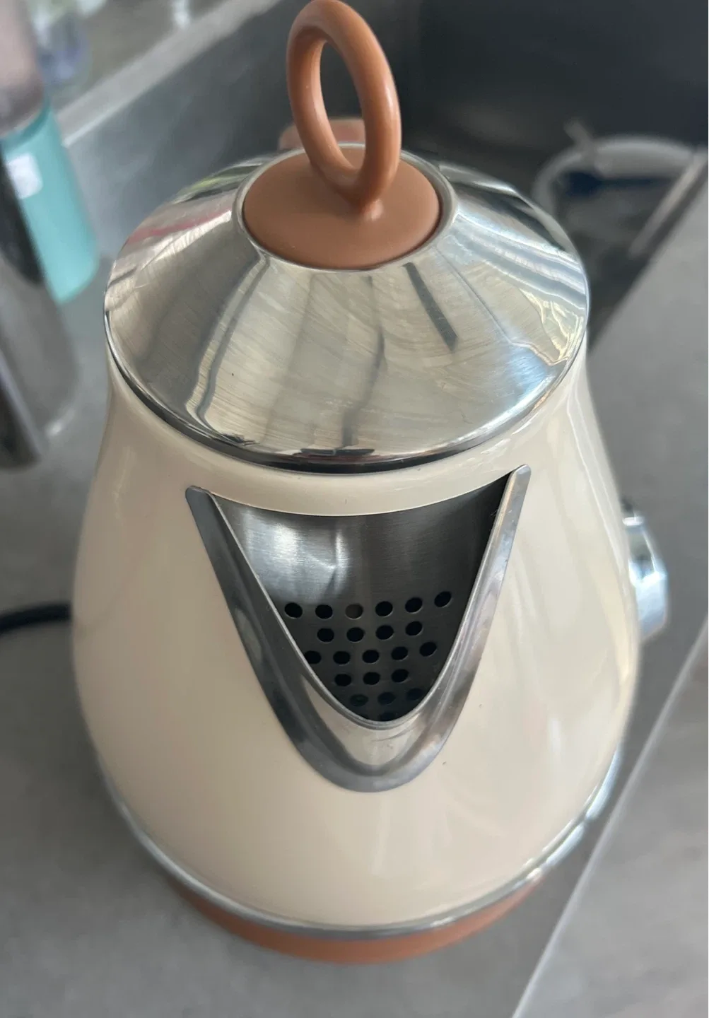 Savania Electric Kettle - Beige and Brown image indicator(3)