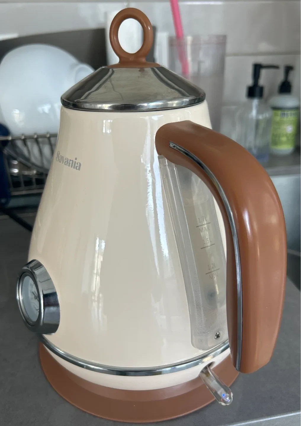 Savania Electric Kettle - Beige and Brown image indicator(4)