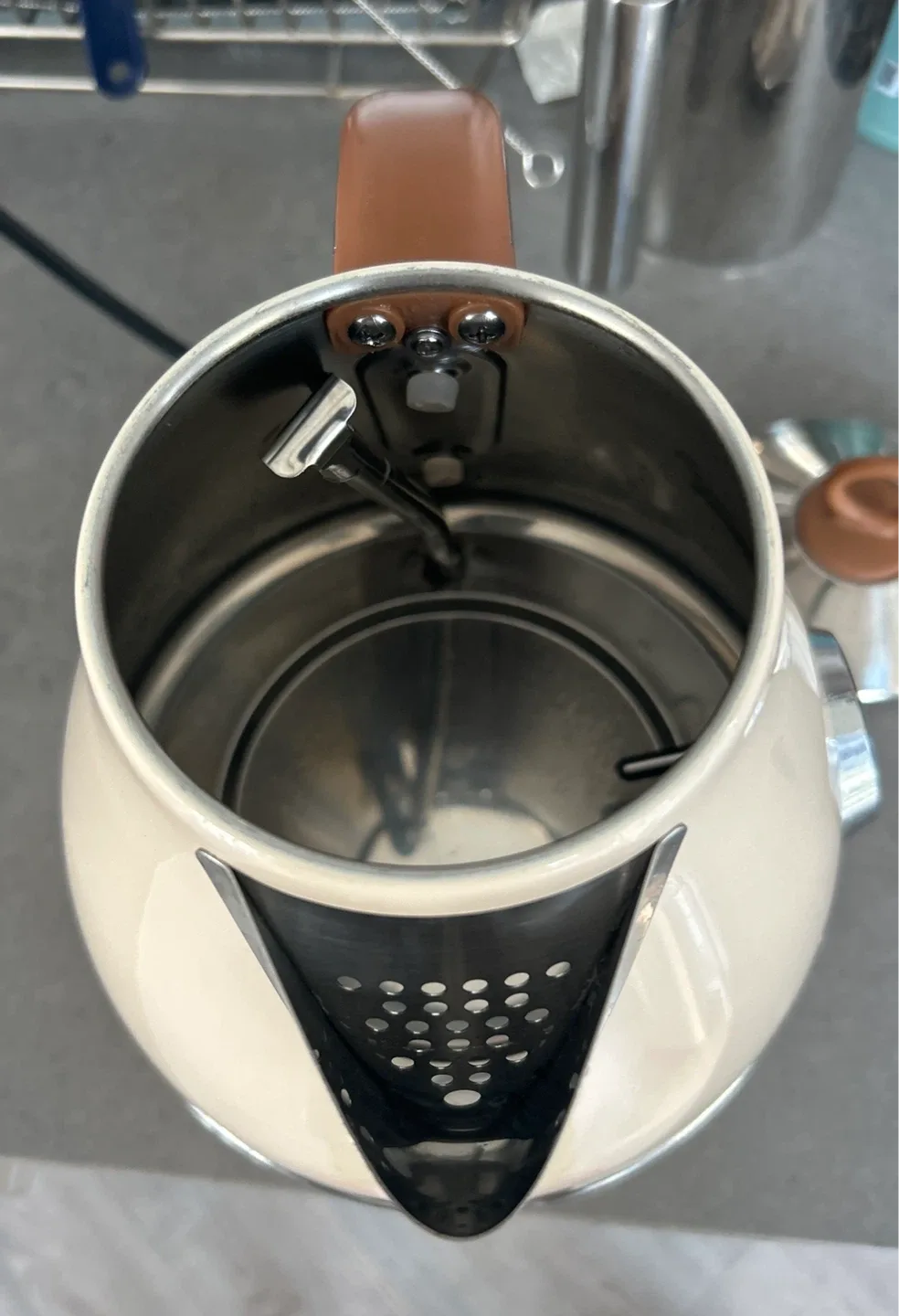 Savania Electric Kettle - Beige and Brown image indicator(6)