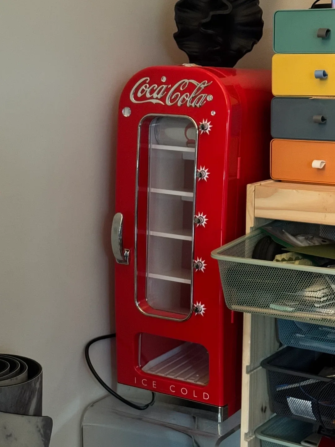 Mini Coca-Cola Vending Cooler image indicator(4)
