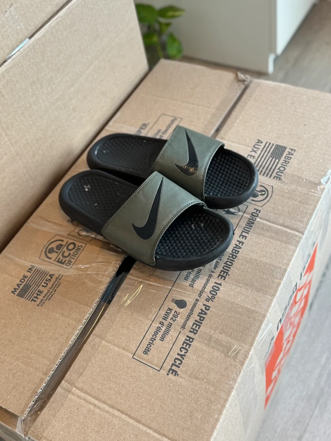 Nike Slides - Size 10 image indicator(2)