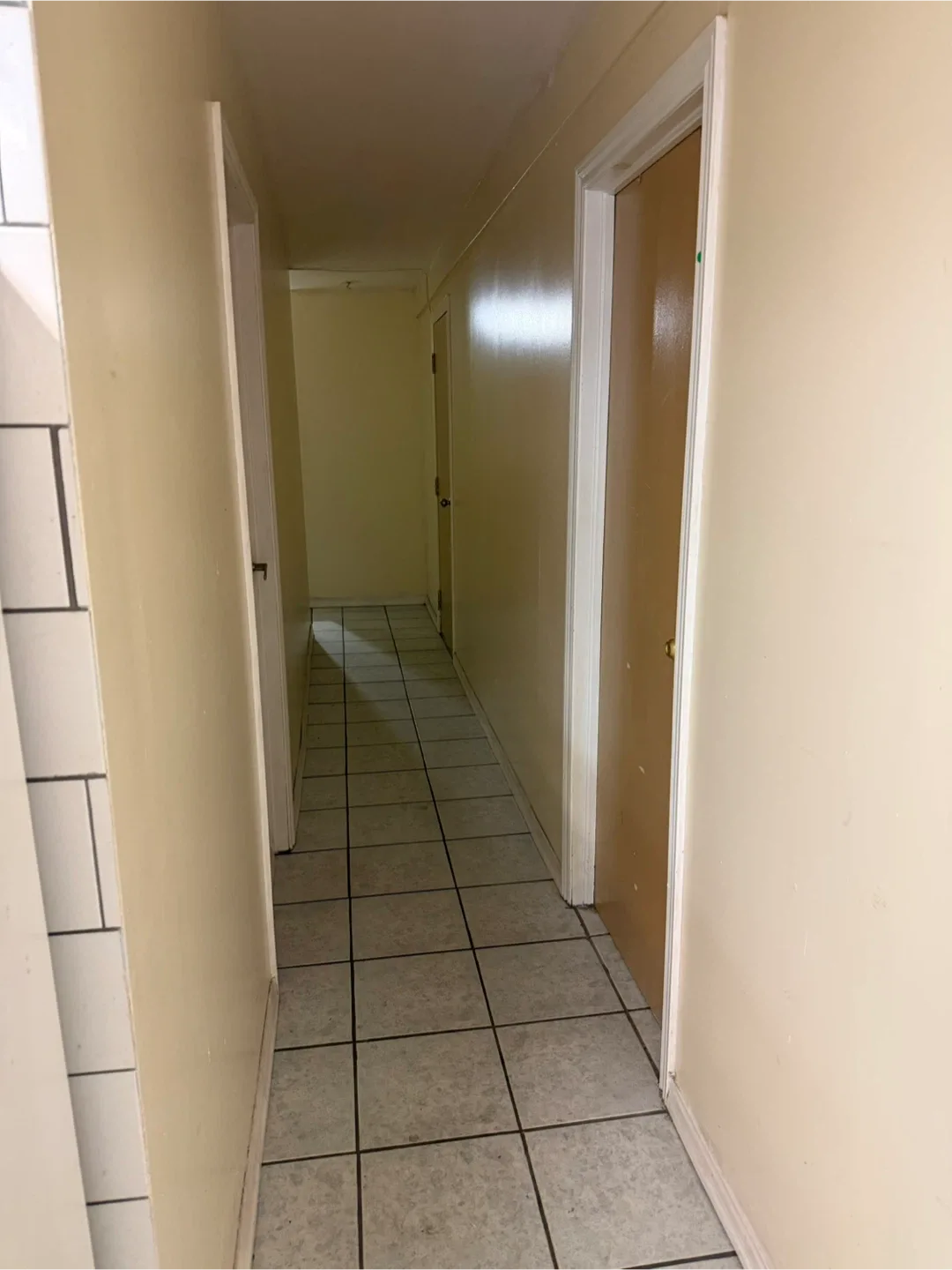 Spacious Room w/ Private Entrance 🏡 All Utils Included image indicator(7)