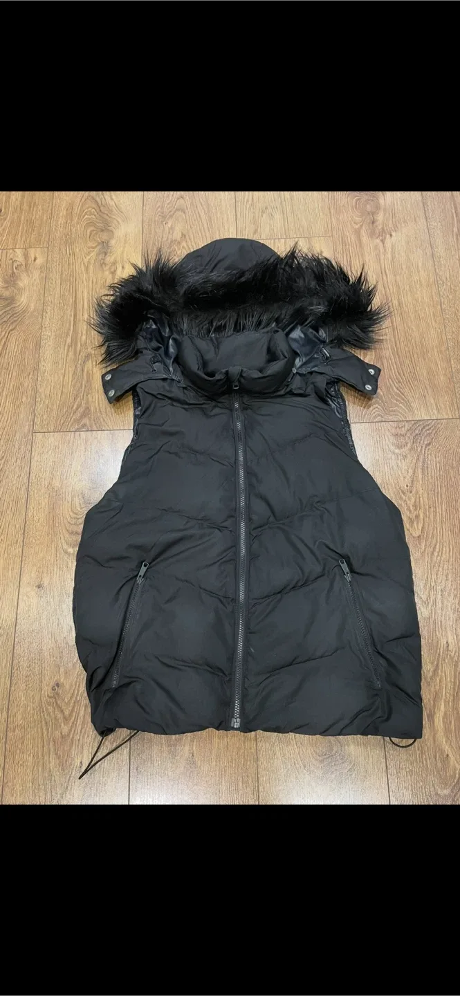 GAP Black Puffer Vest XL