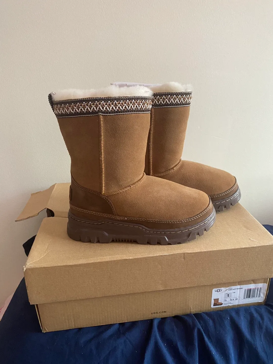 Kids New Uggs image indicator(3)