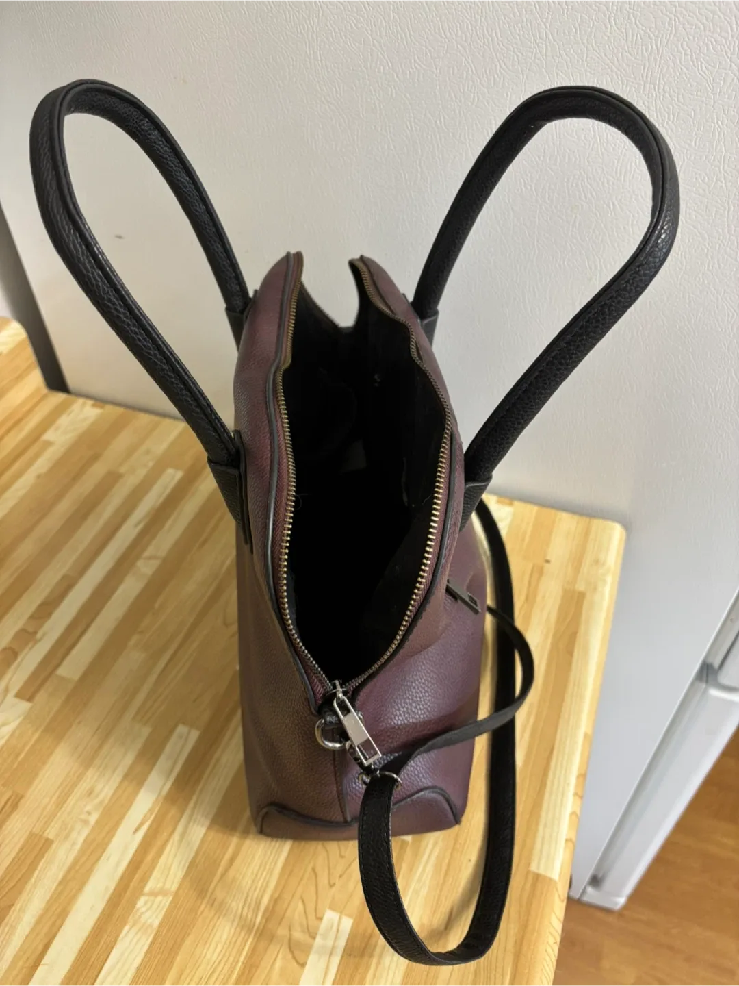 Burgundy & Black Reitman’s Handbag image indicator(3)