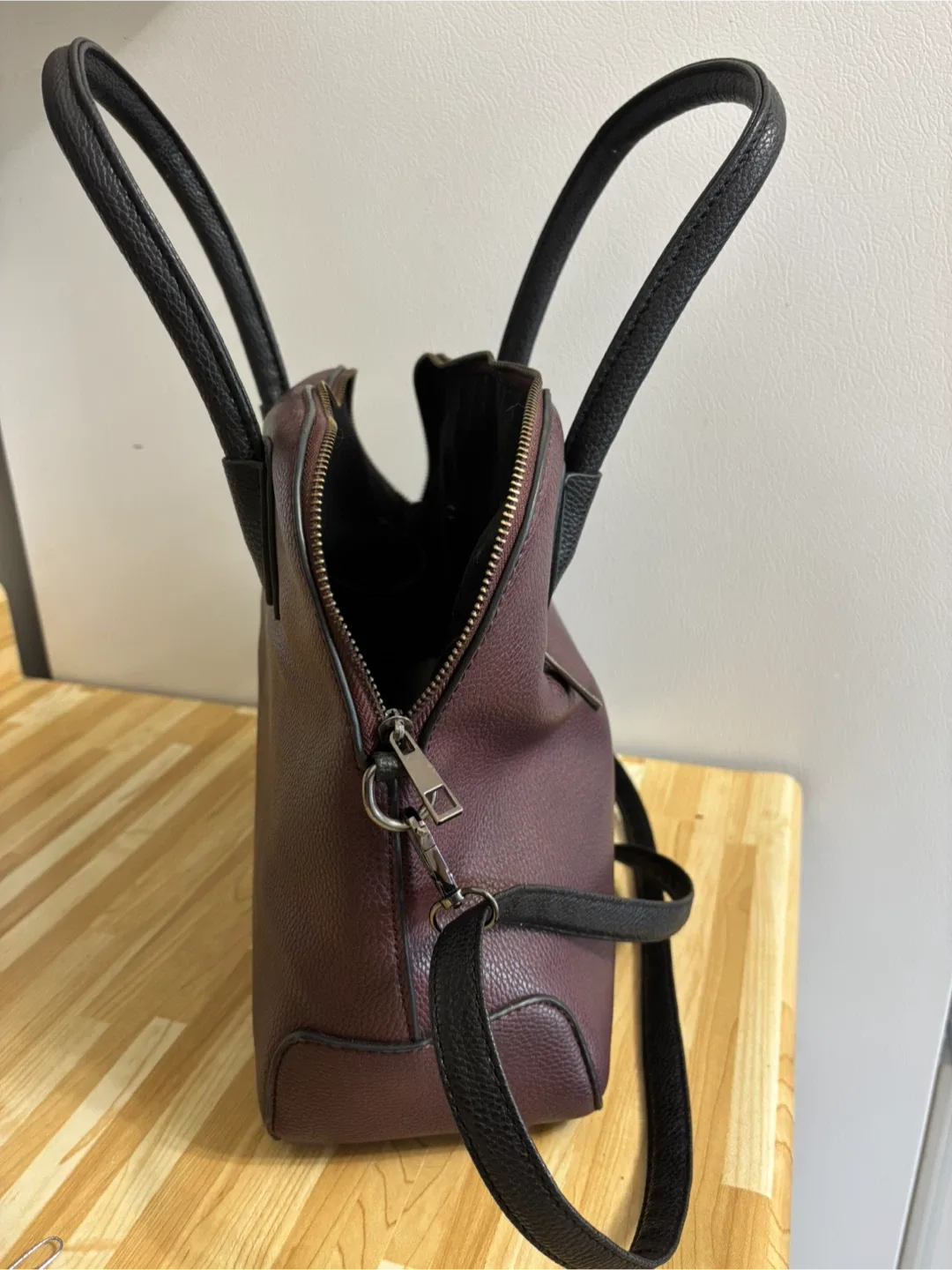 Burgundy & Black Reitman’s Handbag image indicator(2)