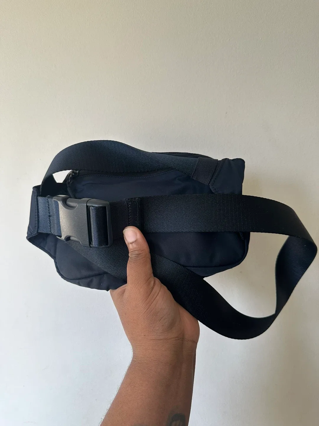 Lululemon Everywhere Belt Bag Navy image indicator(3)