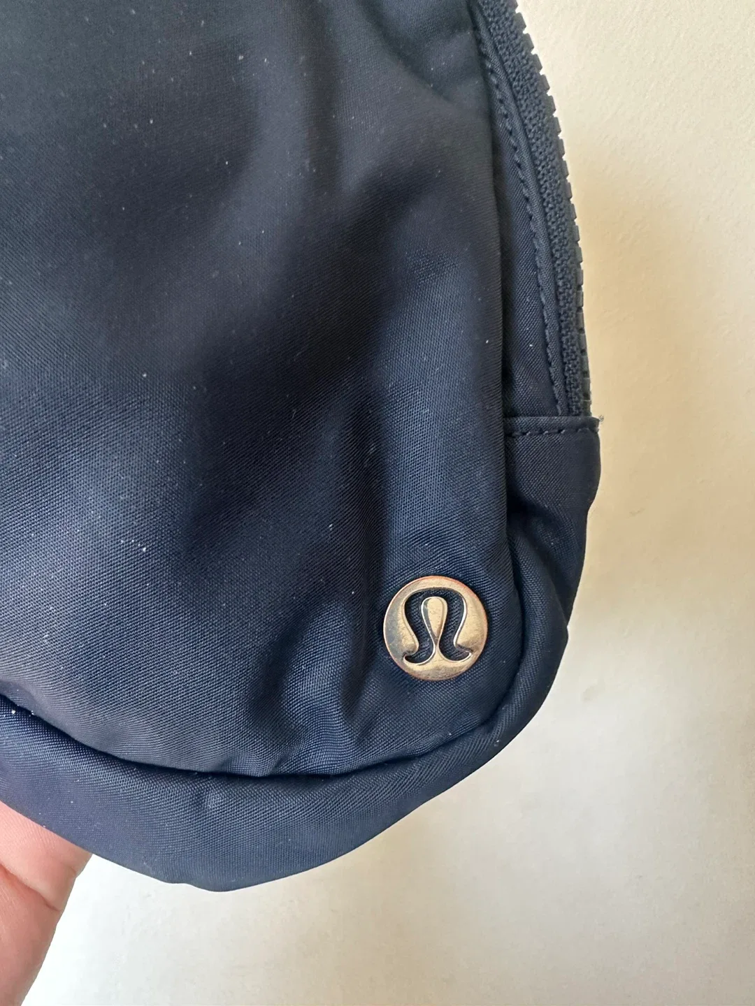 Lululemon Everywhere Belt Bag Navy image indicator(6)