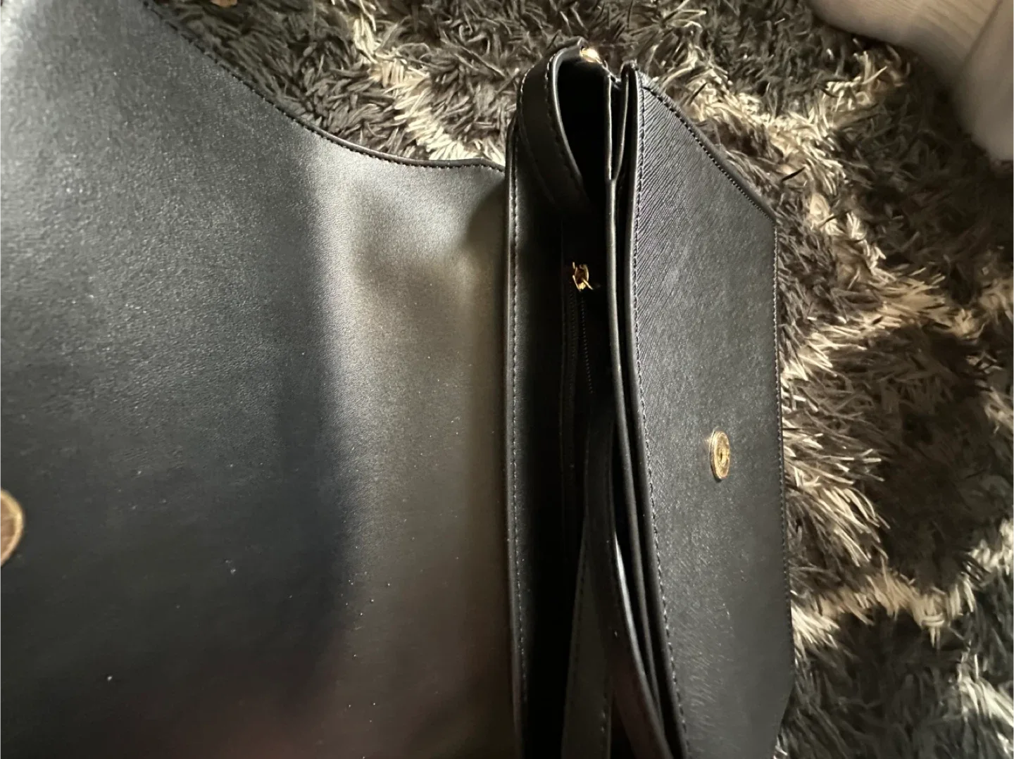 Michael Kors Black Crossbody Bag image indicator(3)