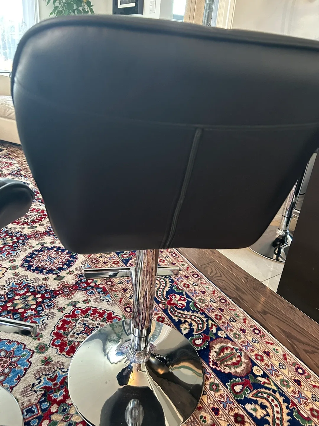 Set of 2 Black Bar Stools image indicator(4)