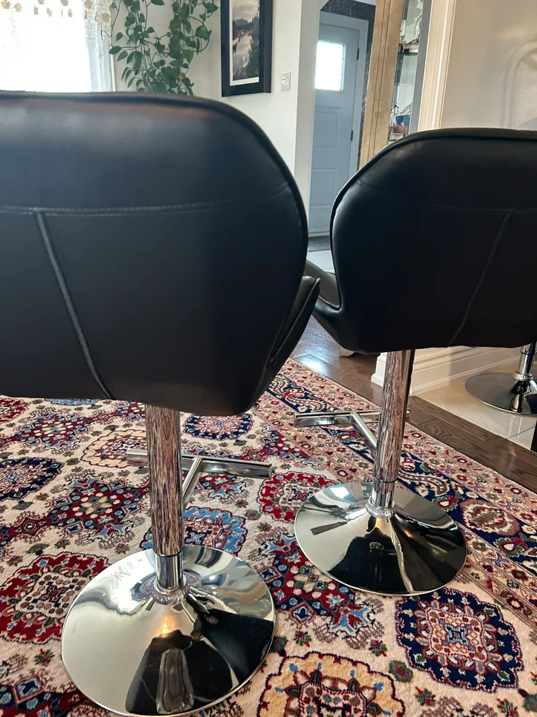 Set of 2 Black Bar Stools image indicator(5)