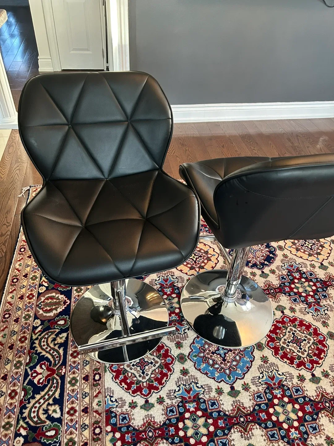 Set of 2 Black Bar Stools image indicator(2)