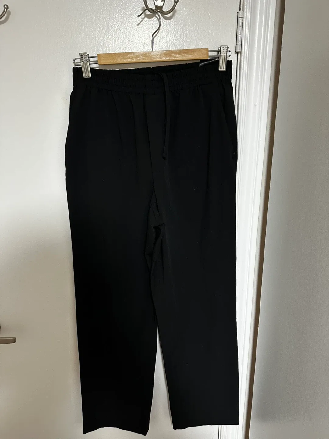 Uniqlo Women's Black Trousers thumbnail