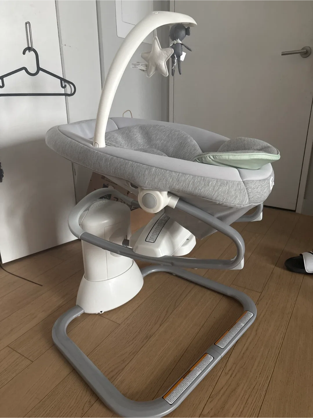 Graco Sense2Soothe Baby Swing - Excellent Condition image indicator(2)