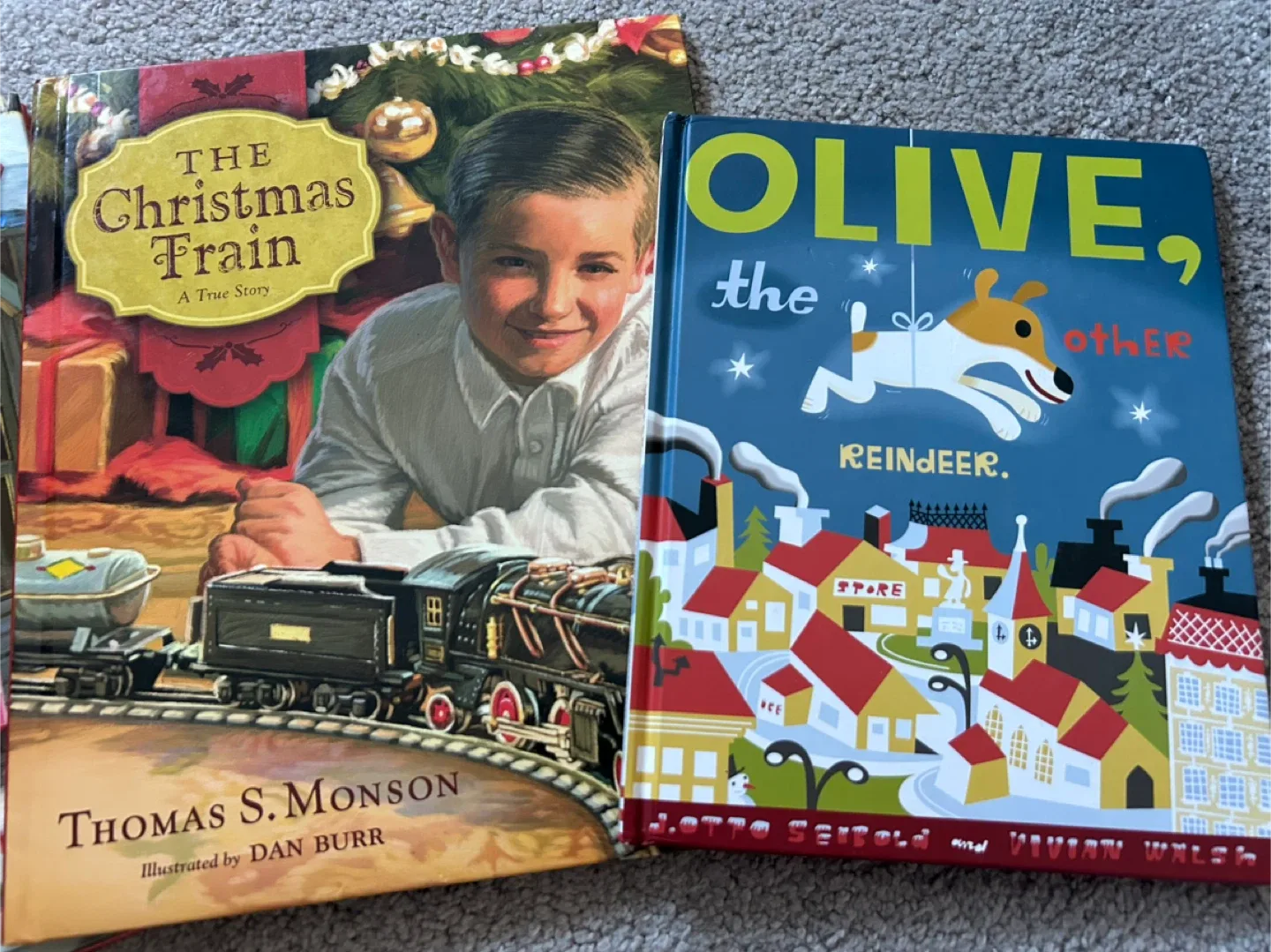 Hardcovers Christmas Children's Books lot image indicator(3)