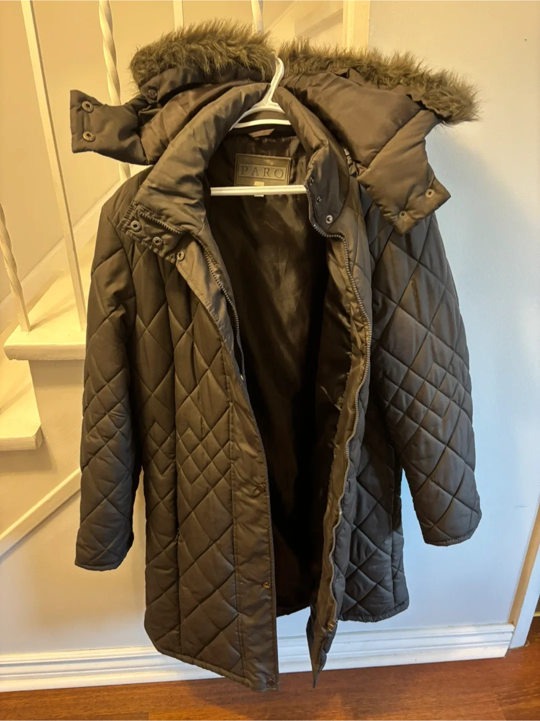 PARO Coat with Detachable Fur Hood image indicator(2)