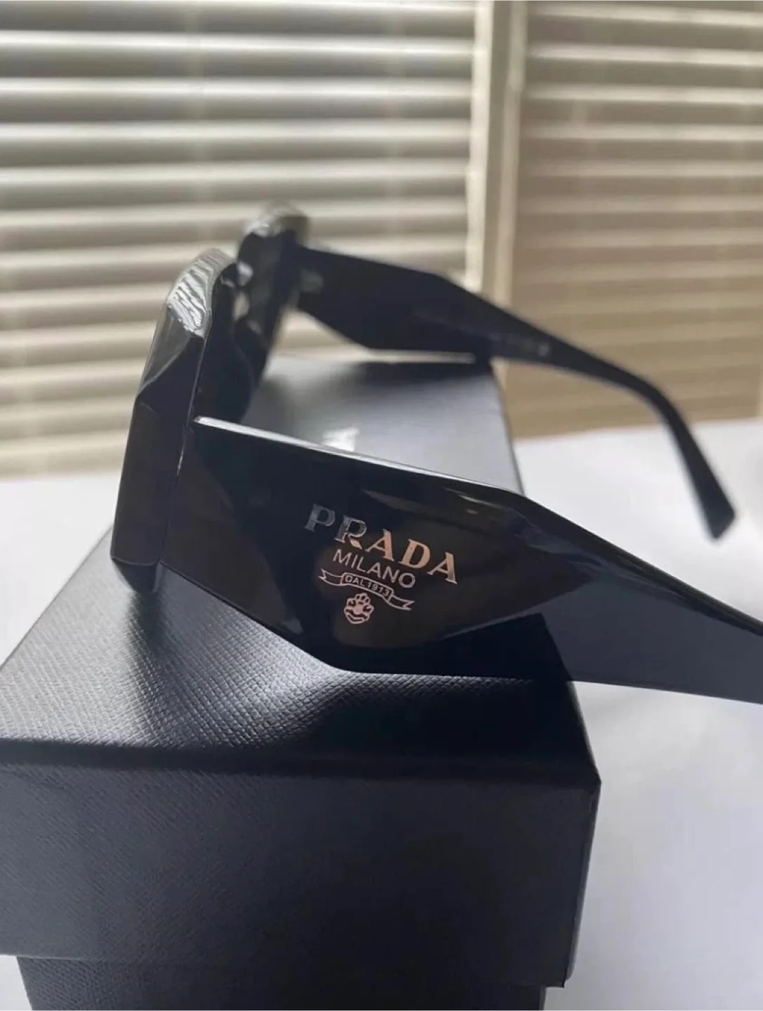 New Prada 8152 Sunglasses|Authentic Polarized 100% UV Protection image indicator(2)