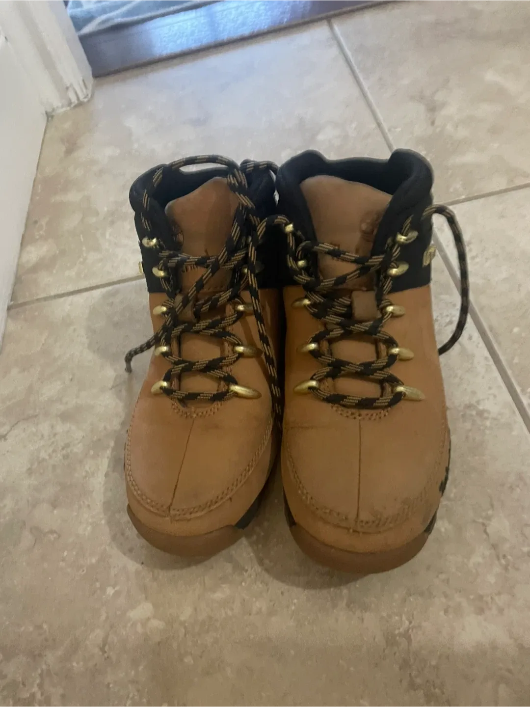 Brown timberland shoes image indicator(3)