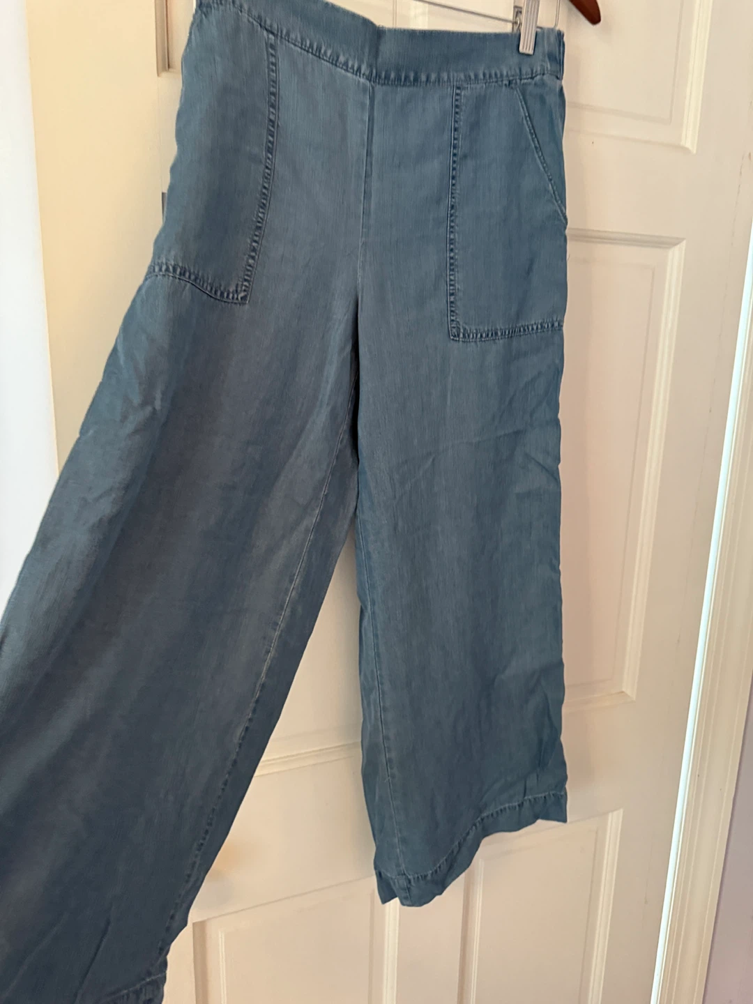 LOFT Blue Crop Pants Size (S) New!