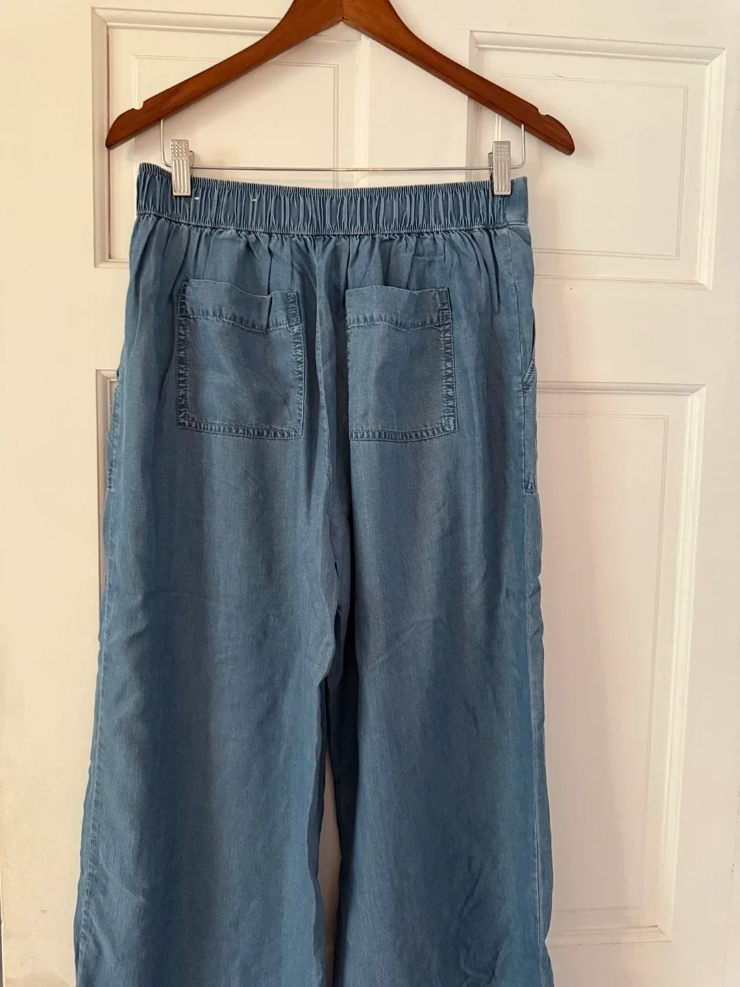 LOFT Blue Crop Pants Size (S) New! image indicator(3)