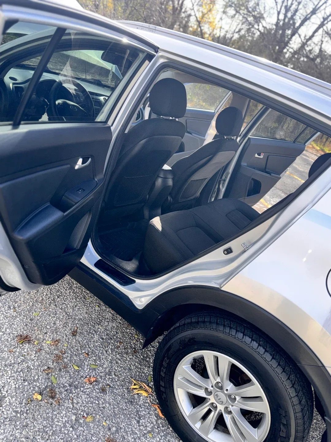 2013?Kia Sportage SUV - Silver image indicator(3)