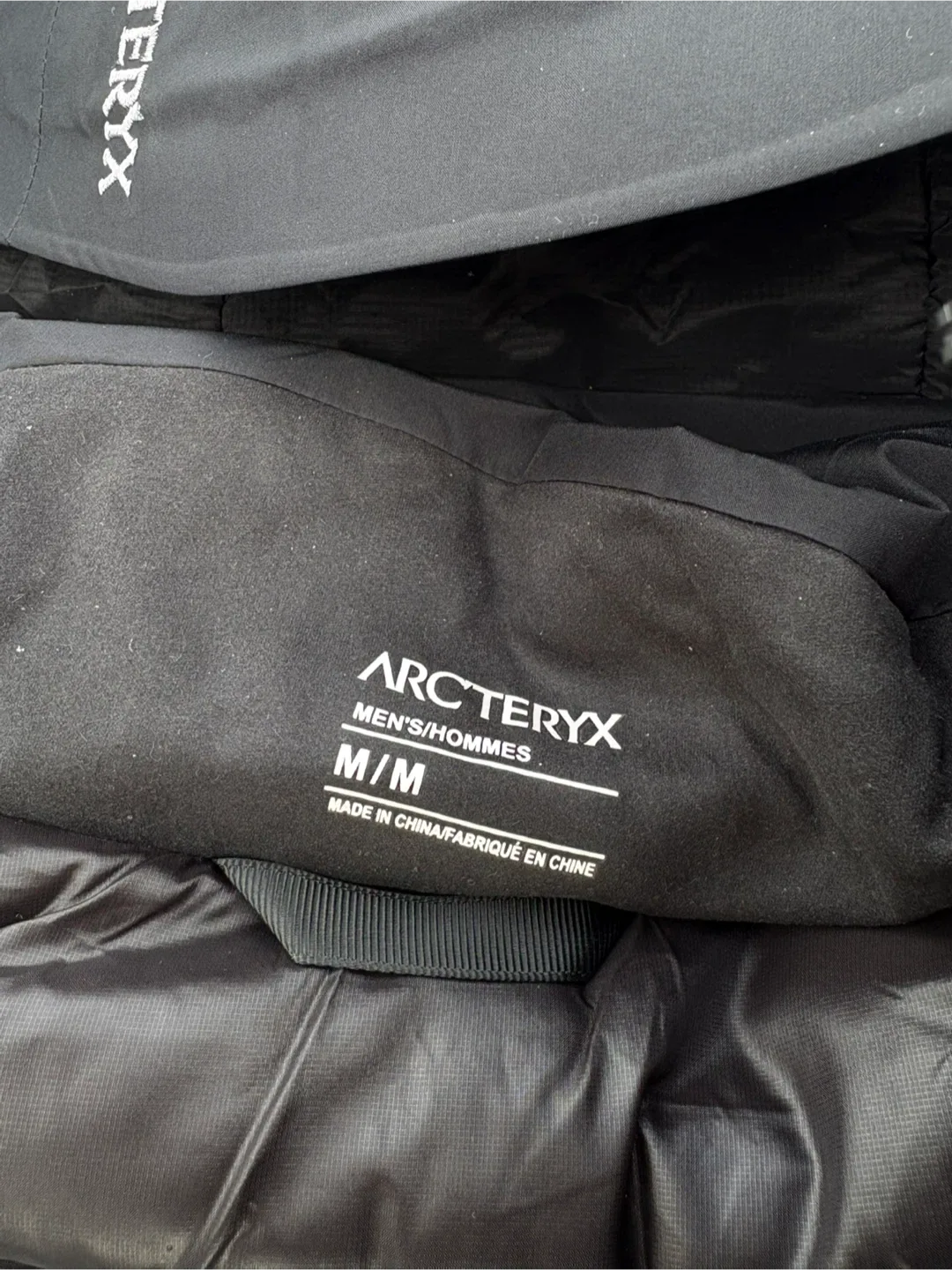 Arc'teryx  Maicai (Mens Black Jacket Size M) image indicator(3)