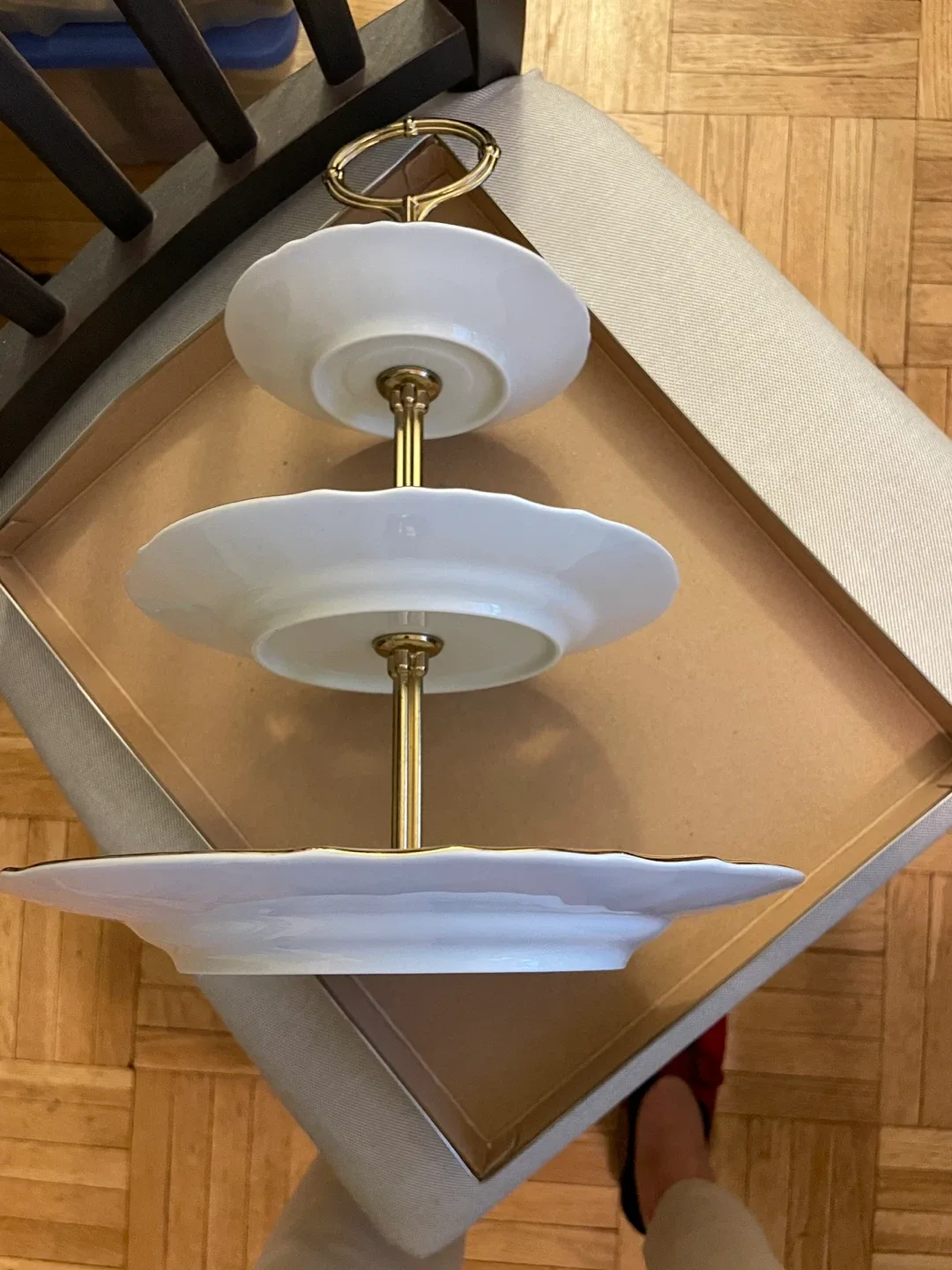 European 3-Tier Serving Stand image indicator(3)