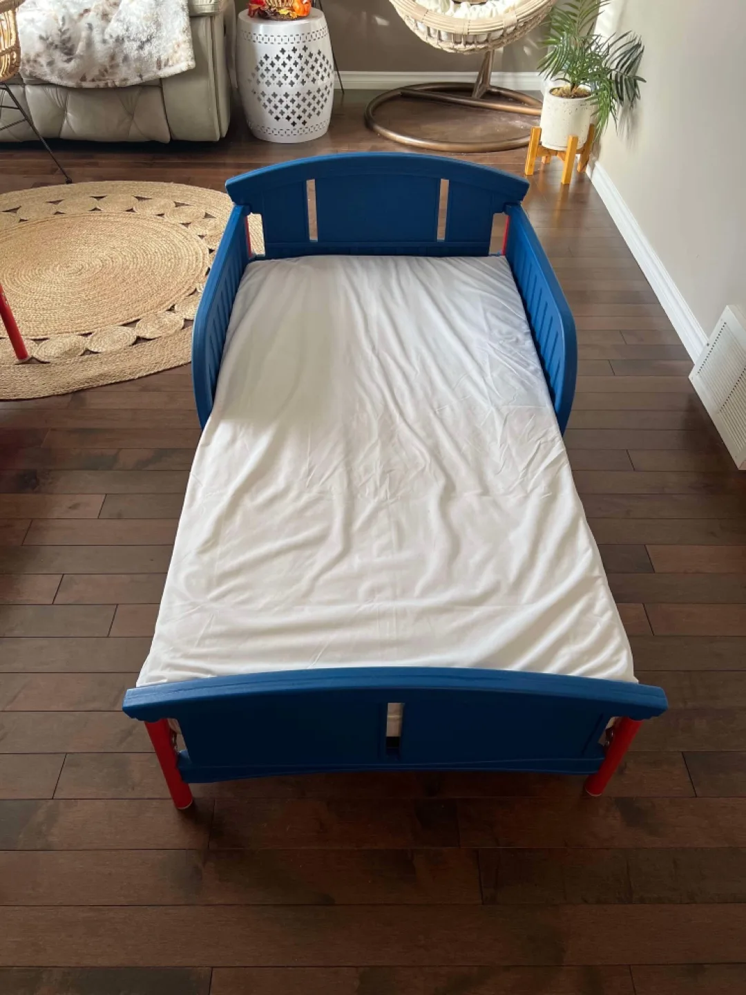 Toddler Bed with Mattress, waterproof protector and bed sheet