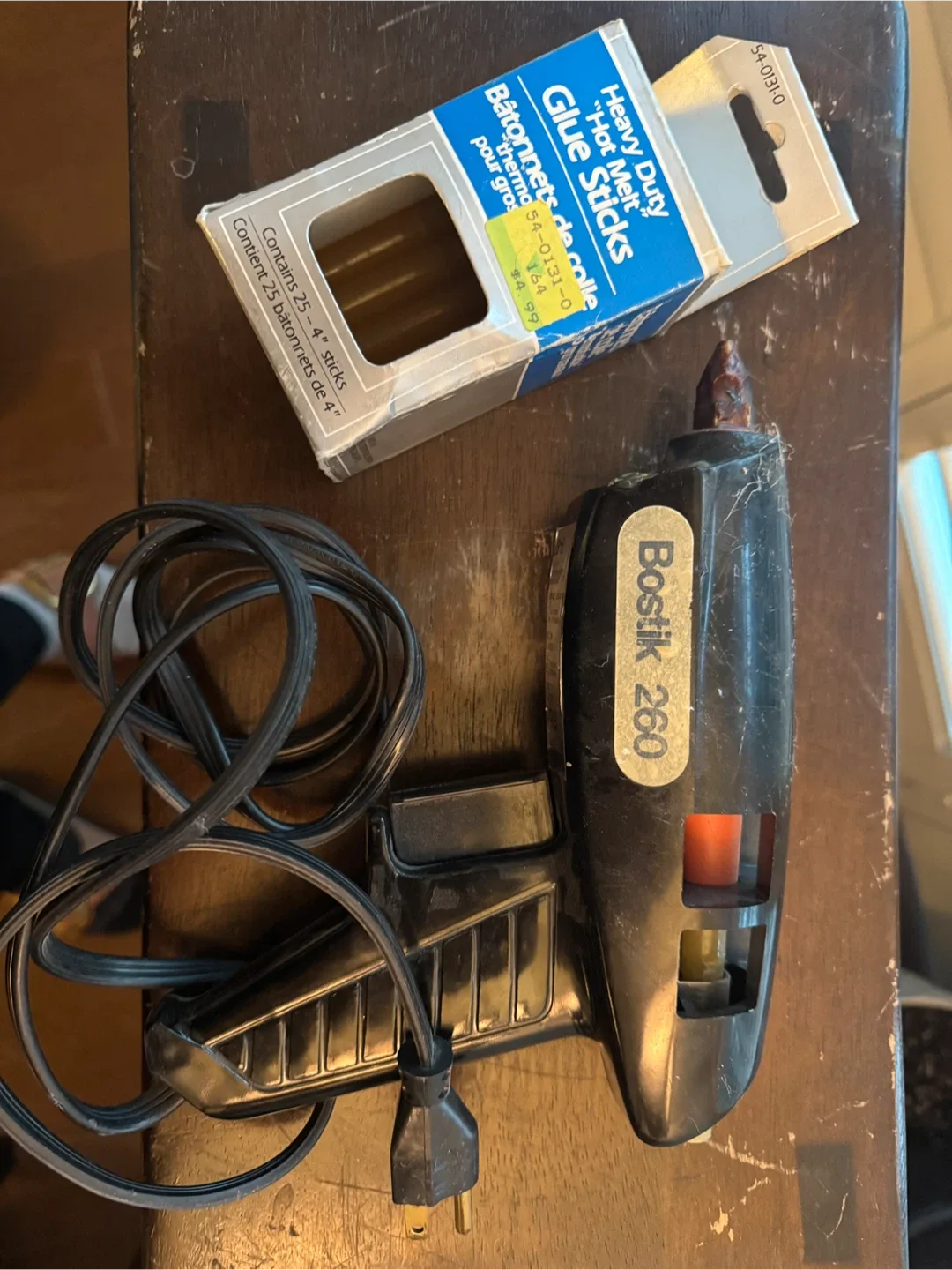 Heavy duty Bostik Glue Gun w/ Glue Sticks