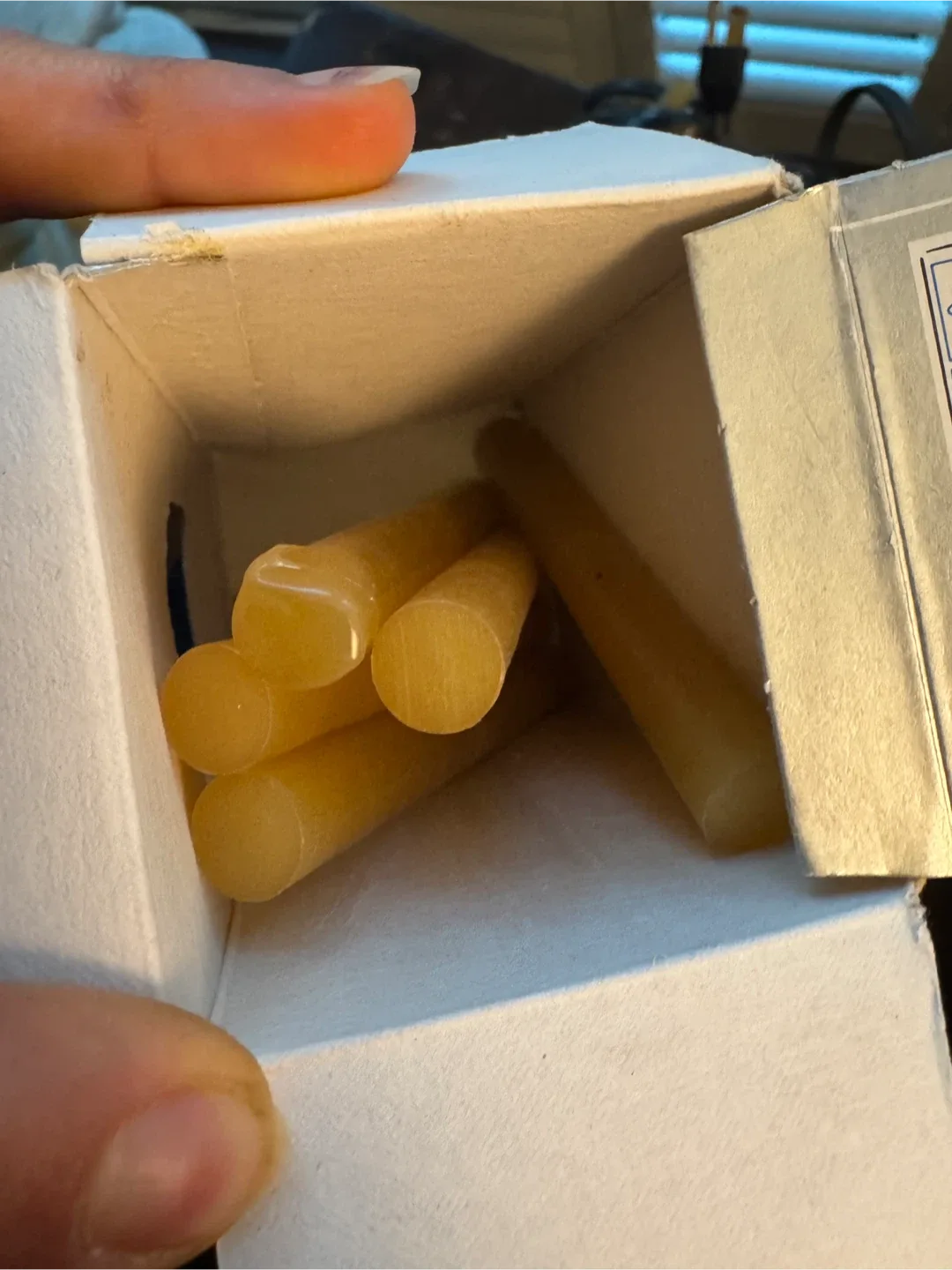 Heavy duty Bostik Glue Gun w/ Glue Sticks image indicator(3)