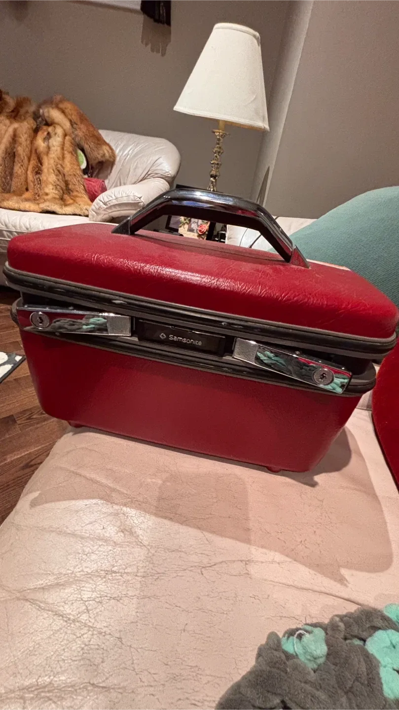 Samsonite Red Vanity Case