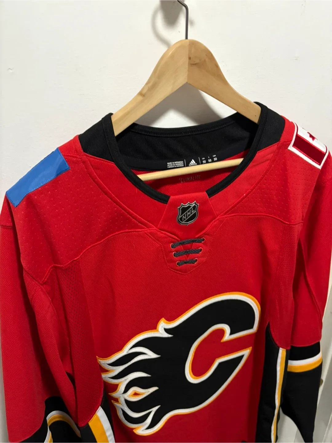 Calgary Flames NHL Adidas Jersey Size 50 image indicator(5)